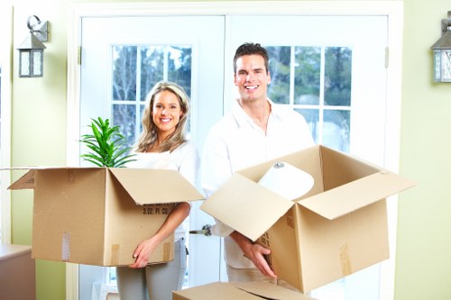 Cubic-yard pricing example for a local Redbridge van move